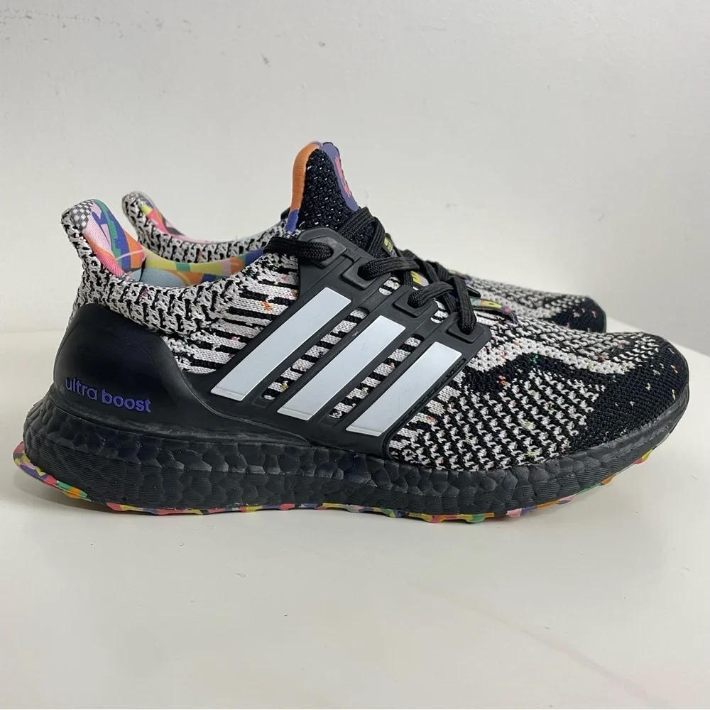 ADIDAS Ultraboost 5.0 DNA LOVE UNITES PRIDE Running Shoes Mens 5.5 Black Unisex